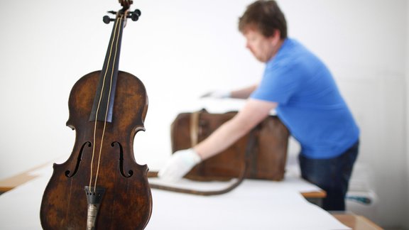 Britain Northern Ireland Titanic Violin.JPEG-07fc4