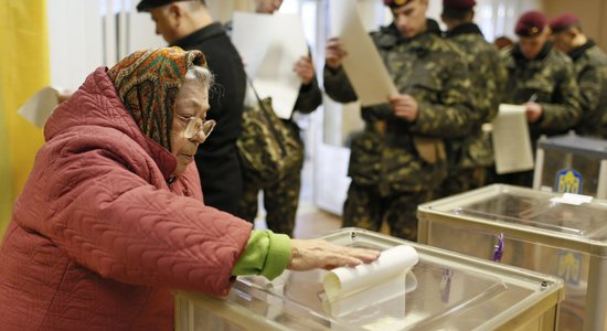 Foto: Svētdien Ukrainas tauta izvēlas nākotni – norit Augstākās radas vēlēšanas