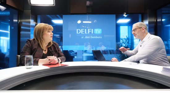 'Delfi TV ar Jāni Domburu' atbild valsts kontroliere Elita Krūmiņa. Intervijas teksts