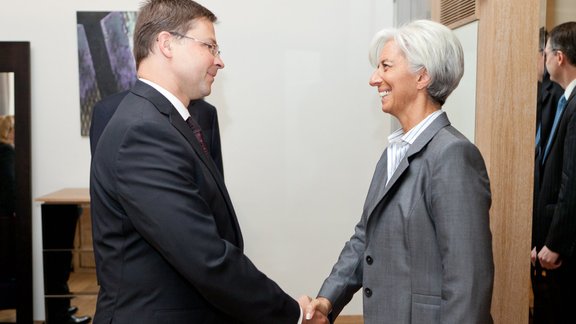 Dombrovskis tiekas ar SVF izpilddirektori Kristīni Lagardu - 1