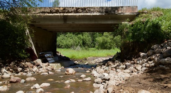 Foto: Kā nojauca Bejas dambi un atjaunoja Alūksnes upes tecējumu