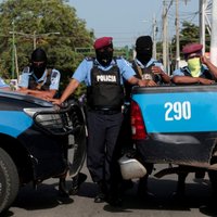 Nikaragvas drošības spēki sāk asiņainus reidus pret opozīcijas protestētājiem