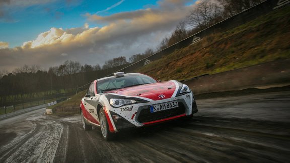 Toyota GT86 CS-R3 - 9