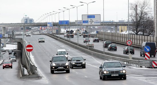 De facto: Под угрозой проекты развития Рижской окружной дороги и Южного моста