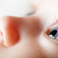 Kas par sava mazuļa actiņām jāzina ikvienai mammai: optometristes ieteikumi
