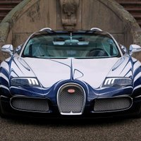 'Bugatti' prezentē pasaulē pirmo porcelāna apdares auto