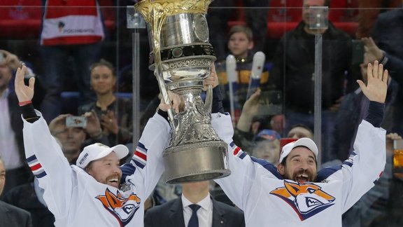 Metallurg Magnitogorsk s Sergei Mozyakin and Danis Zaripov 