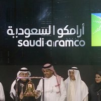 'Saudi Aramco' debitē akciju tirgū, kļūstot par lielāko biržā kotēto uzņēmumu