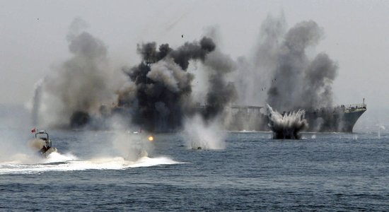 Военные корабли в Ормузском проливе: кто — за, а кто — против?