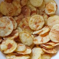 Kartupeļu čipsi mikroviļņu krāsnī
