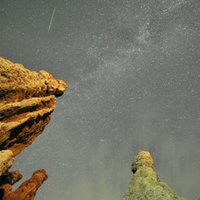 "Звездный дождь" над Землей: в час падало до ста метеоритов