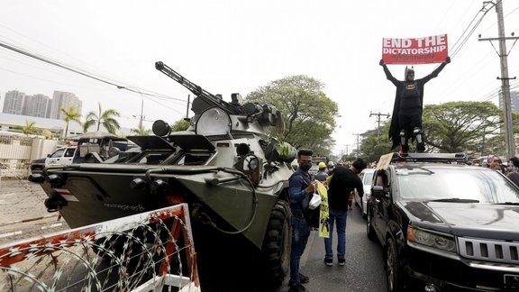 mjanma protesti armija 