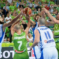 Slovēnija gandrīz izsēj 26 punktu pārsvaru un iekļūst 'Eurobasket 2013' ceturtdaļfinālā