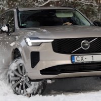 Video: 455 ZS jaudīgā jaunā "Volvo XC90" pirmais testa brauciens