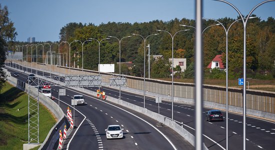 Foto: Pirmais ceļš 120 km/h ātrumam – satiksmei atklāts Ķekavas apvedceļš