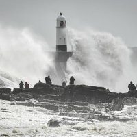 Vētra 'Hanna' sasniedz Lielbritāniju