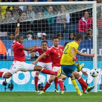 Zviedrijas un Beļģijas futbola izlasēm uzvaras pārbaudes spēlēs pirms Eiropas čempionāta