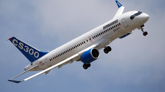 Bombardier CS300 - 8