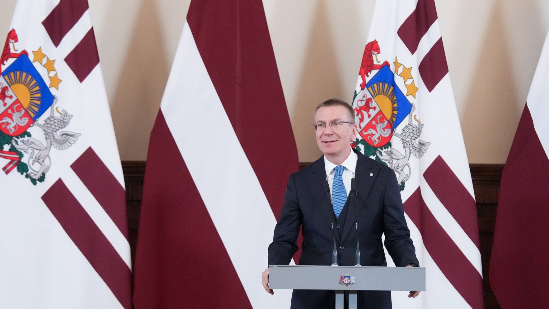 Foto: Valsts prezidents pasniedz Latvijas valsts augstākos apbalvojumus