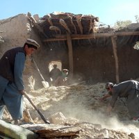 Zemestrīcē Afganistānā bojāgājuši vismaz 1000 cilvēki
