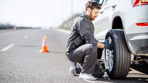 riteņa mainā road assistance tehniskā palīdzība