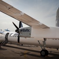 ФОТО: Самолет airBaltic выставлен на авиасалоне Ле-Бурже