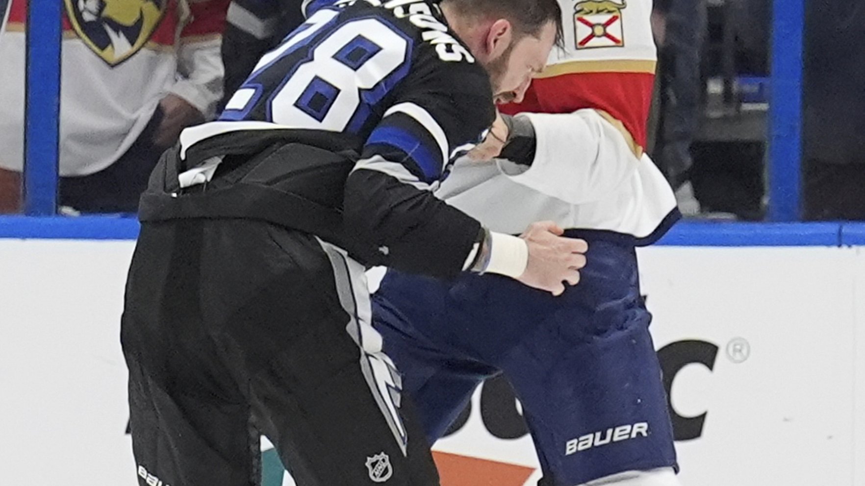 "Blue Jackets" liktenis izšķirsies pēdējā spēlē, Girgensonam kautiņš un uzvara pār Balinski