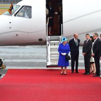 Kāpēc Anglijas karalienei ceļojot nav vajadzīga pase