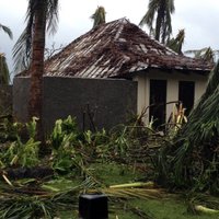 Spēcīgs ciklons Fidži paņem sešu cilvēku dzīvības