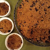 Sulīgais melleņu 'crumble'