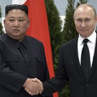 Ziemeļkoreja piegādā Krievijai artilērijas šāviņus apmaiņā pret satelītu tehnoloģijām, ziņo Seula