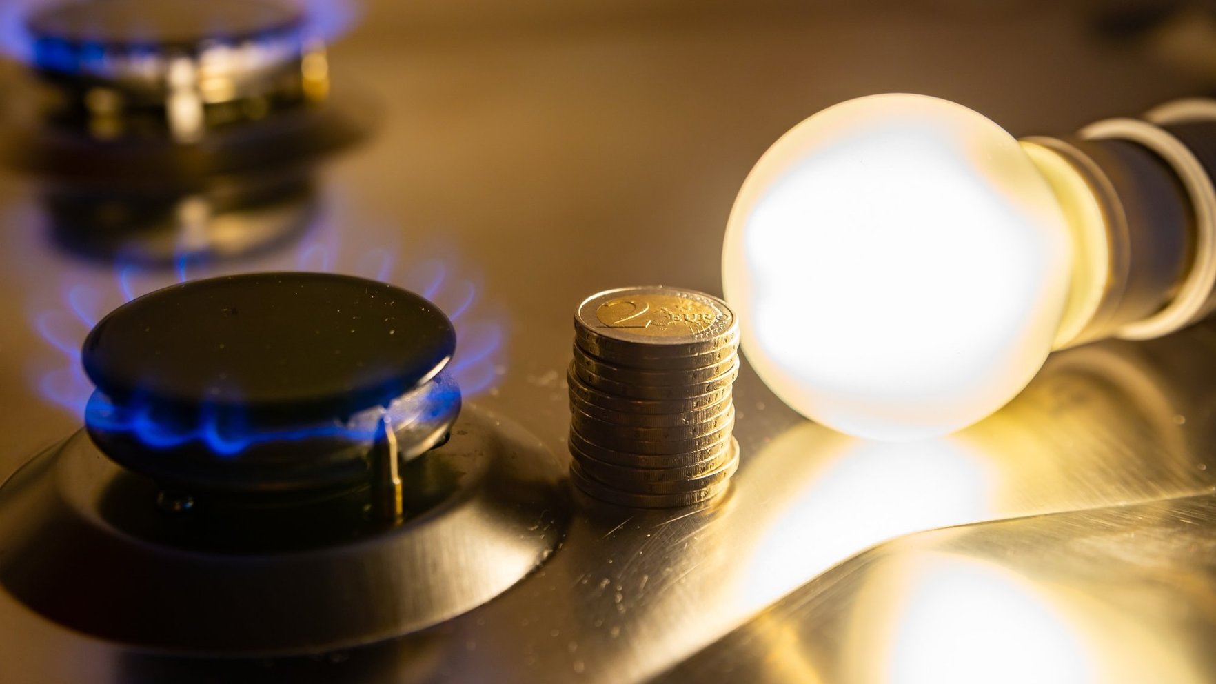 Pēc viļņošanās gada sākumā energoresursu cena stabilizējusies un varētu mazināties, lēš ekonomisti