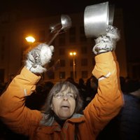 Minskā tūkstošiem cilvēku protestē pret parazītisma nodokli