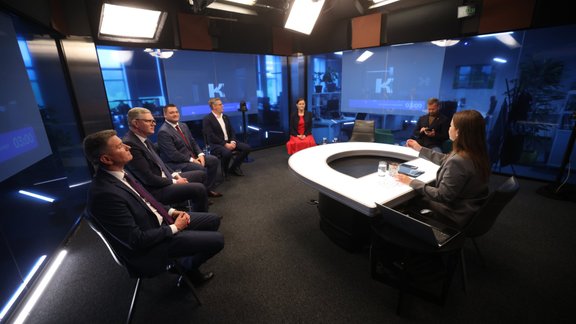 Kam tiks Rīgas atslēgas? "Kāpēc" studijā diskutē Rīgas domē ievēlēto politisko spēku līderi