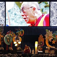 Dalailama, kurš runā par būtību, nevis reliģiju