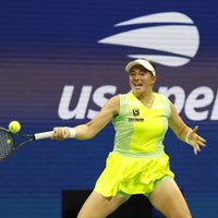 Ostapenko sensacionāli uzvar 'US Open' čempioni Švjonteku; poliete zaudēs pirmās raketes godu