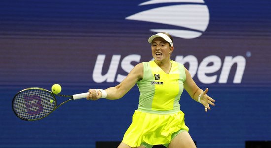 Ostapenko sensacionāli uzvar 'US Open' čempioni Švjonteku; poliete zaudēs pirmās raketes godu