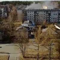 Rīgā daudzstāvu ēkas ugunsgrēkā bojā gājis viens, bet izglābti 18 cilvēki