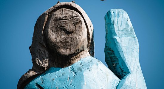 Slovēņu dedzinātāji nosvilina Melānijas Trampas koka statuju