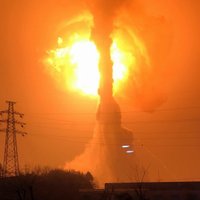 Video: Milzīgs sprādziens Ķīnā noposta ķimikāliju rūpnīcas noliktavu