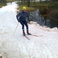 Siguldas slēpošanas trasē uzklāts pirmais sniegs