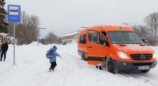 Alūksnes novadā plāno reformēt piecas pamatskolas; vecāki iebilst pret slēgšanu