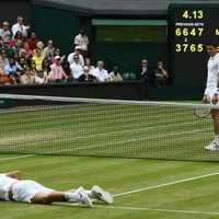 Raoničs uzvar Federeru un pirmoreiz karjerā sasniedz 'Grand Slam' turnīra finālu