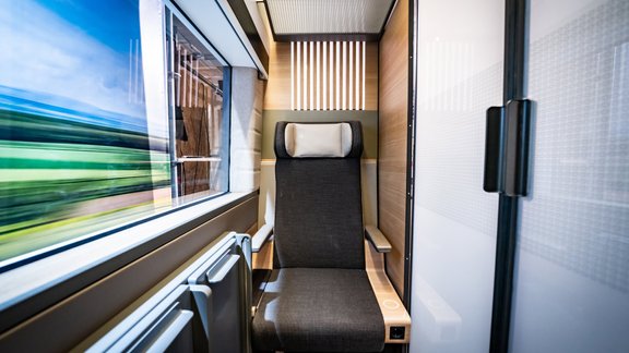 Deutsche Bahn, knutsch-abteil, smooch cabins