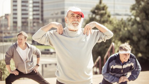 seniori sports fitness aktīvs dzīvesveids