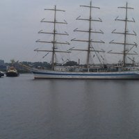 Aculiecinieka foto: Rīgas ostā ienāk 'Tall Ships Races 2013' dalībnieks - buru kuģis 'Mir'
