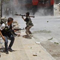 Sīrijas nemiernieki ieņem būtisku Alepo pilsētas rajonu
