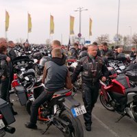Motosezonas atklāšanas parādē Rīgā piedalījušies aptuveni 4000 motociklistu
