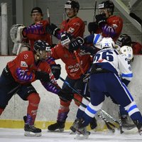 HS 'Rīga' hokejisti svin uzvaru OHL mačā