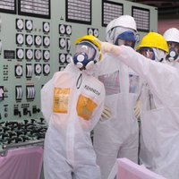 Fukušimas atomelektrostacijā sākta 'ledus sienas' celtniecība